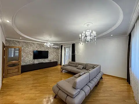 Satılır 4 otaqlı mənzil 140 m²