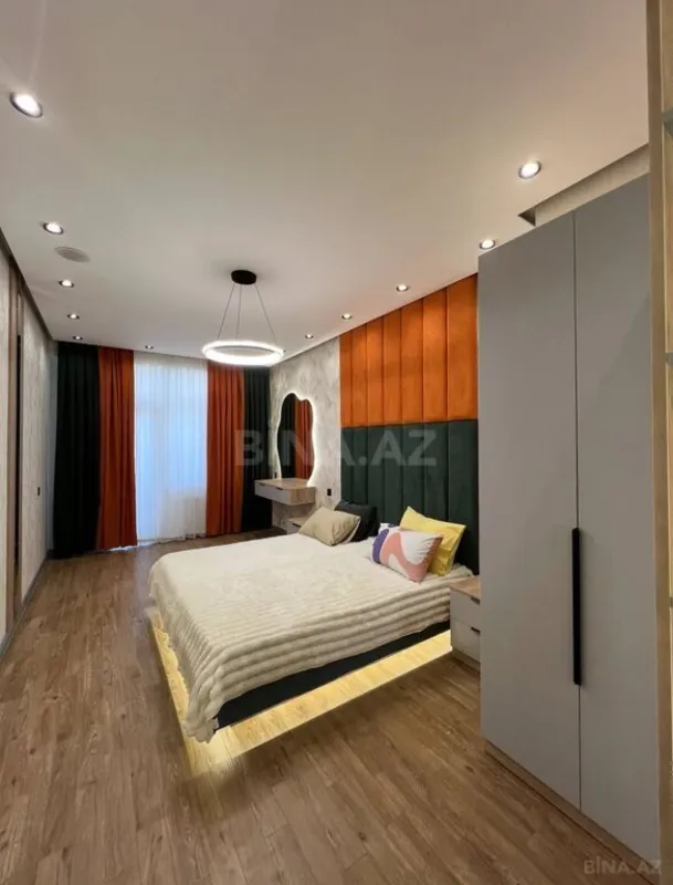 Satılır 2 otaqlı mənzil 77 m²