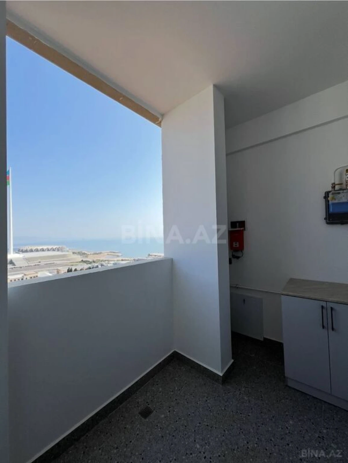 Satılır 2 otaqlı mənzil 77 m²