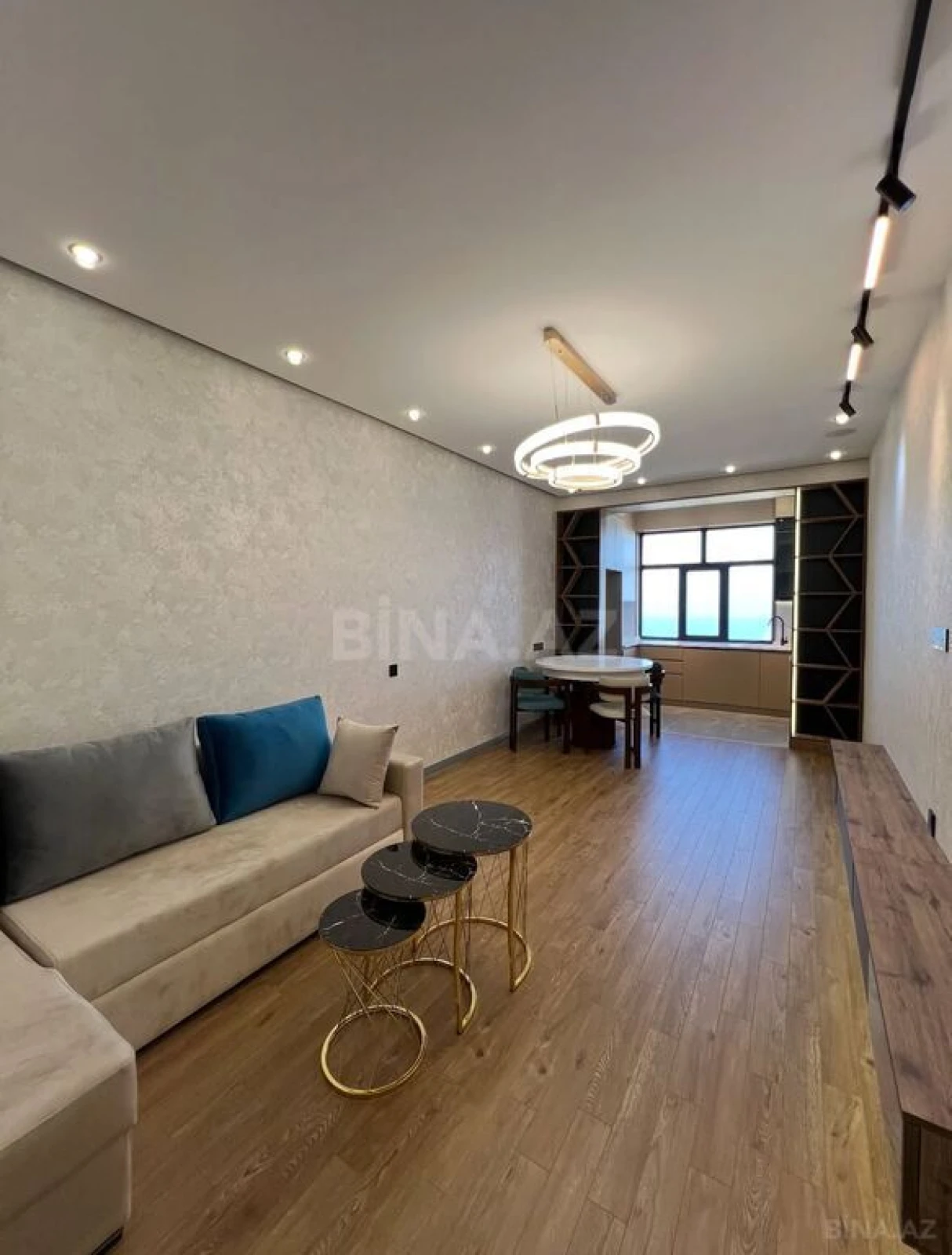 Satılır 2 otaqlı mənzil 77 m²