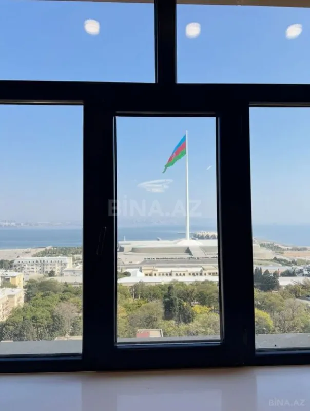 Satılır 2 otaqlı mənzil 77 m²