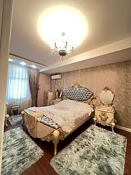 Satılır 5 otaqlı mənzil 175 m²