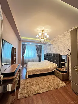 Satılır 5 otaqlı mənzil 175 m²