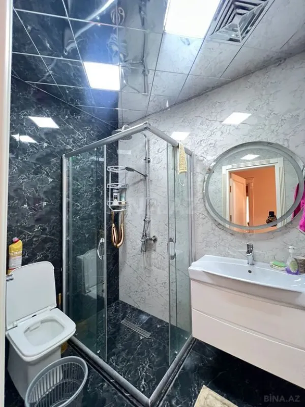 Satılır 5 otaqlı mənzil 175 m²