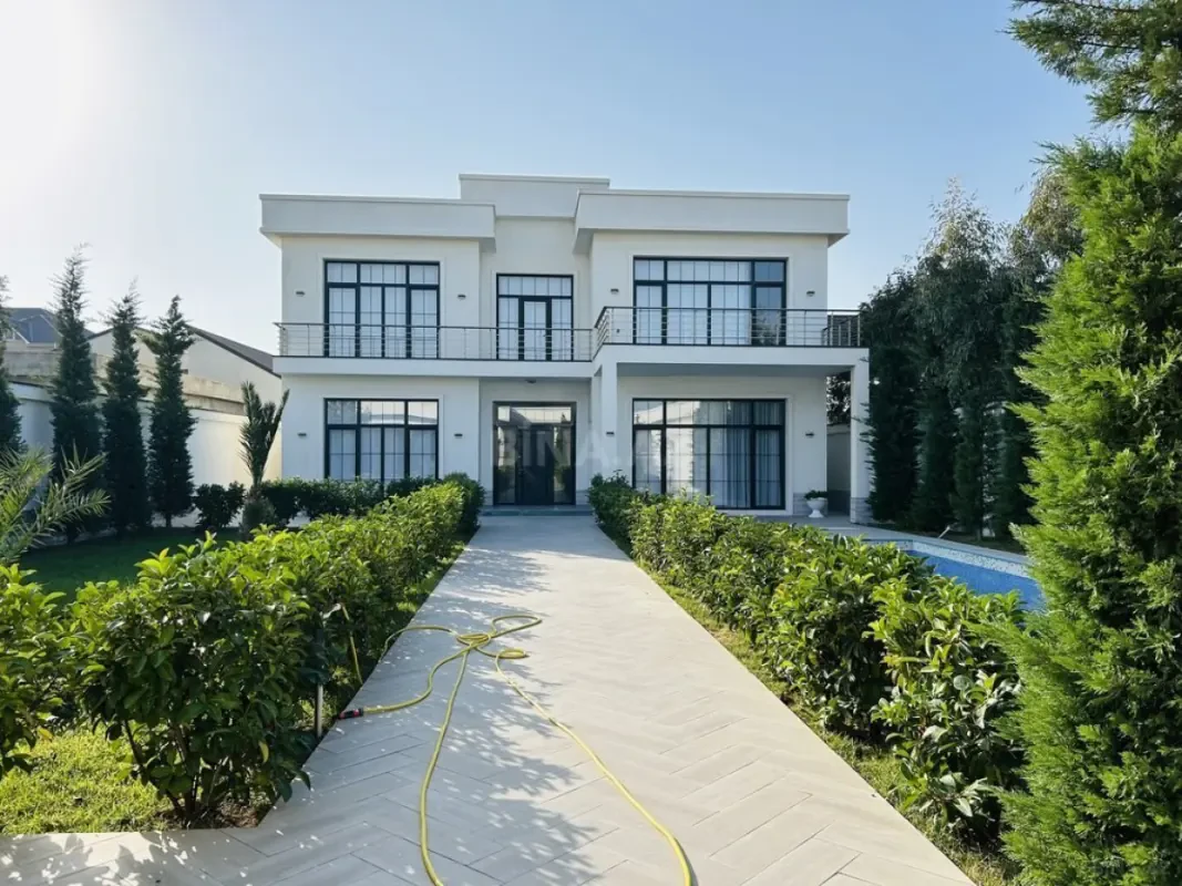 Satılır 5 otaqlı həyət evi 330 m²