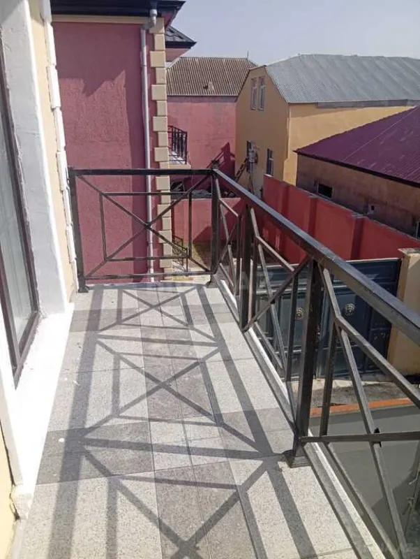 Satılır 4 otaqlı həyət evi 155 m²