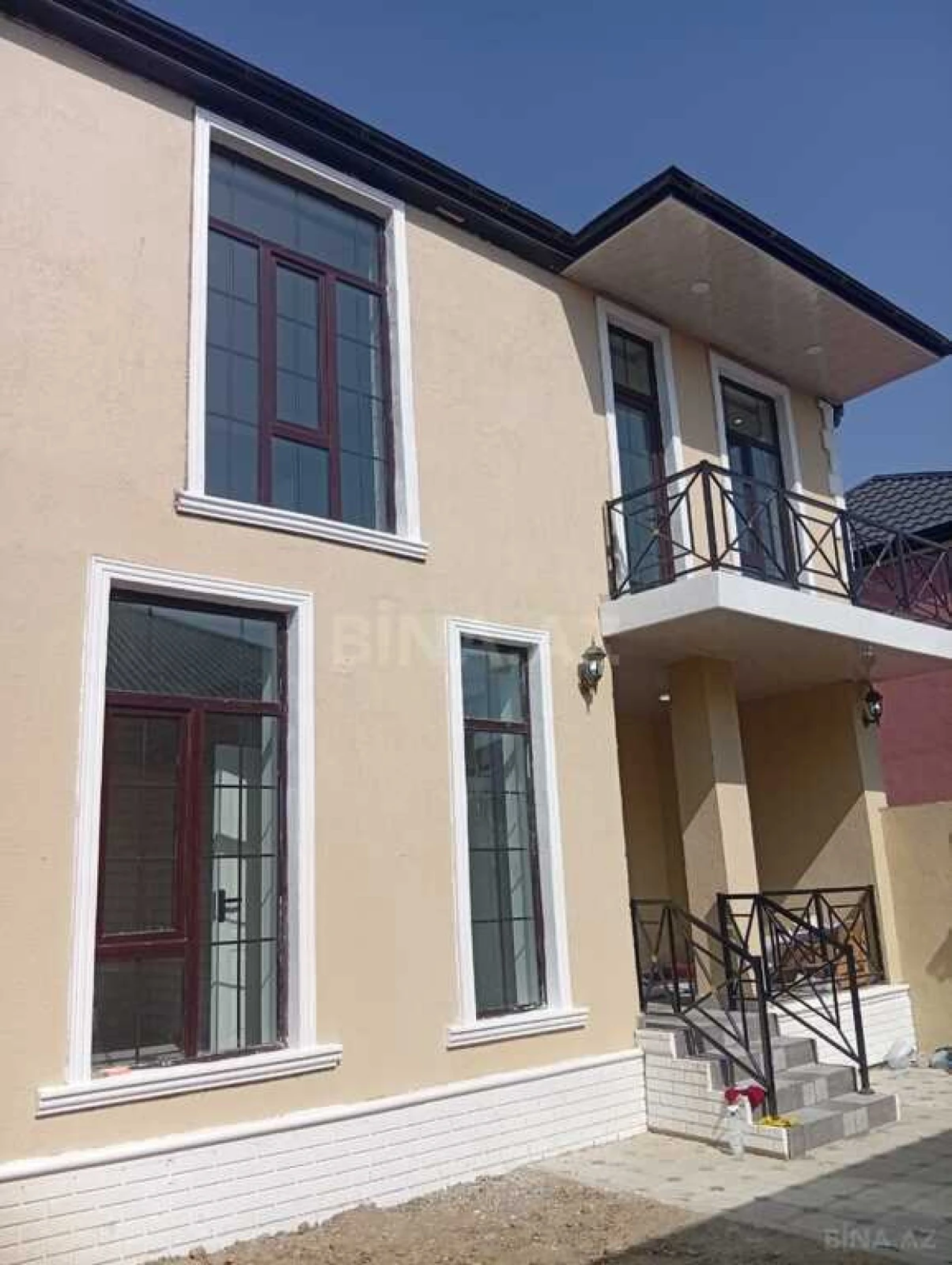 Satılır 4 otaqlı həyət evi 155 m²