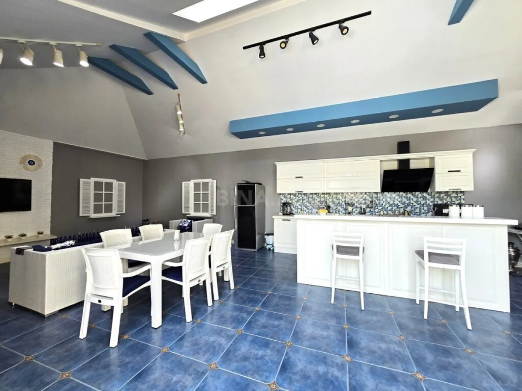 Satılır 5 otaqlı həyət evi 500 m²