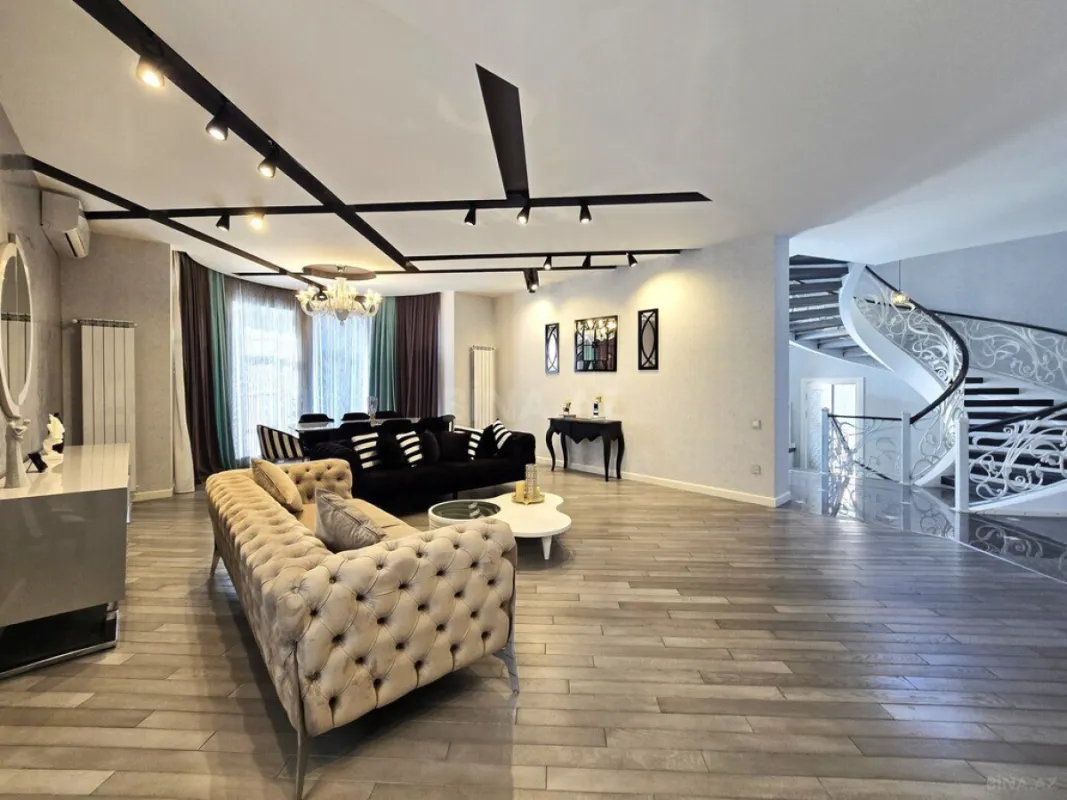 Satılır 5 otaqlı həyət evi 500 m²