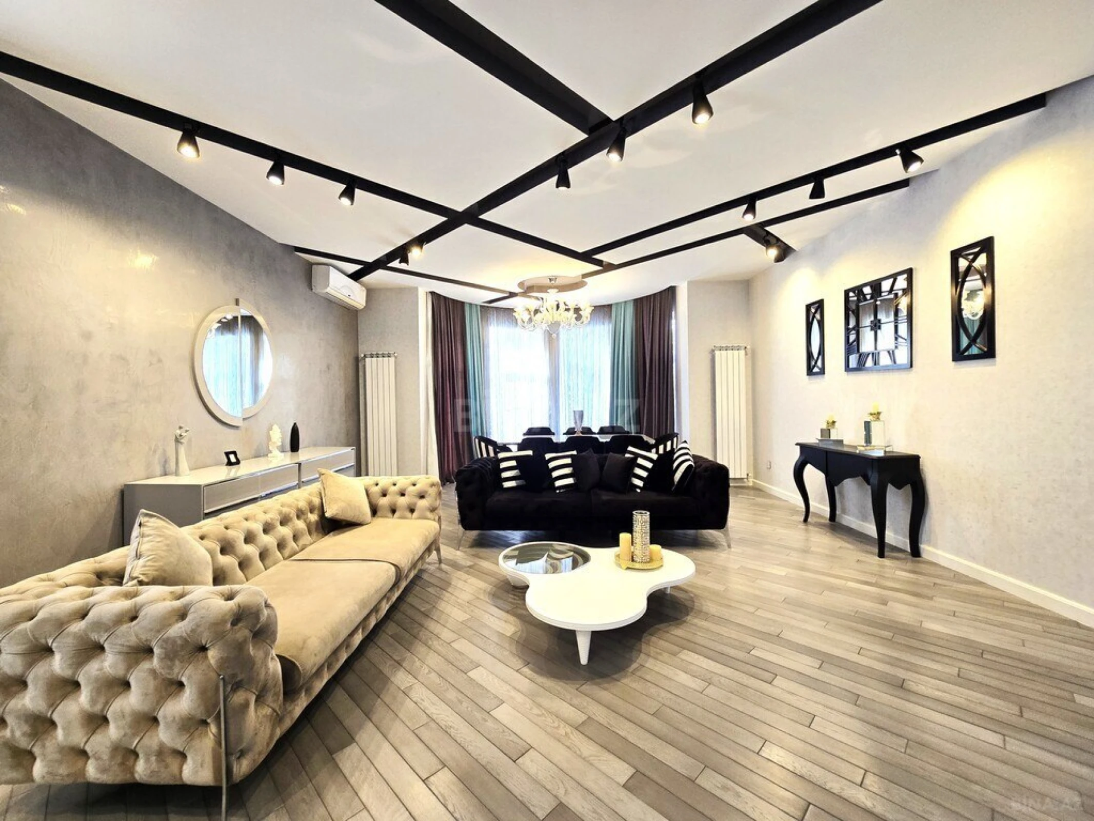 Satılır 5 otaqlı həyət evi 500 m²