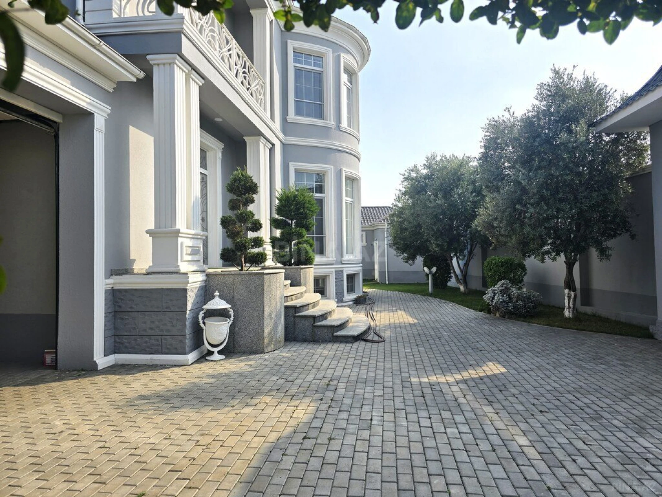 Satılır 5 otaqlı həyət evi 500 m²