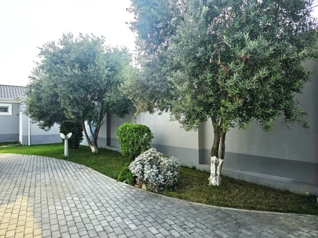 Satılır 5 otaqlı həyət evi 500 m²