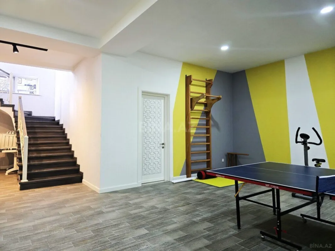 Satılır 5 otaqlı həyət evi 500 m²