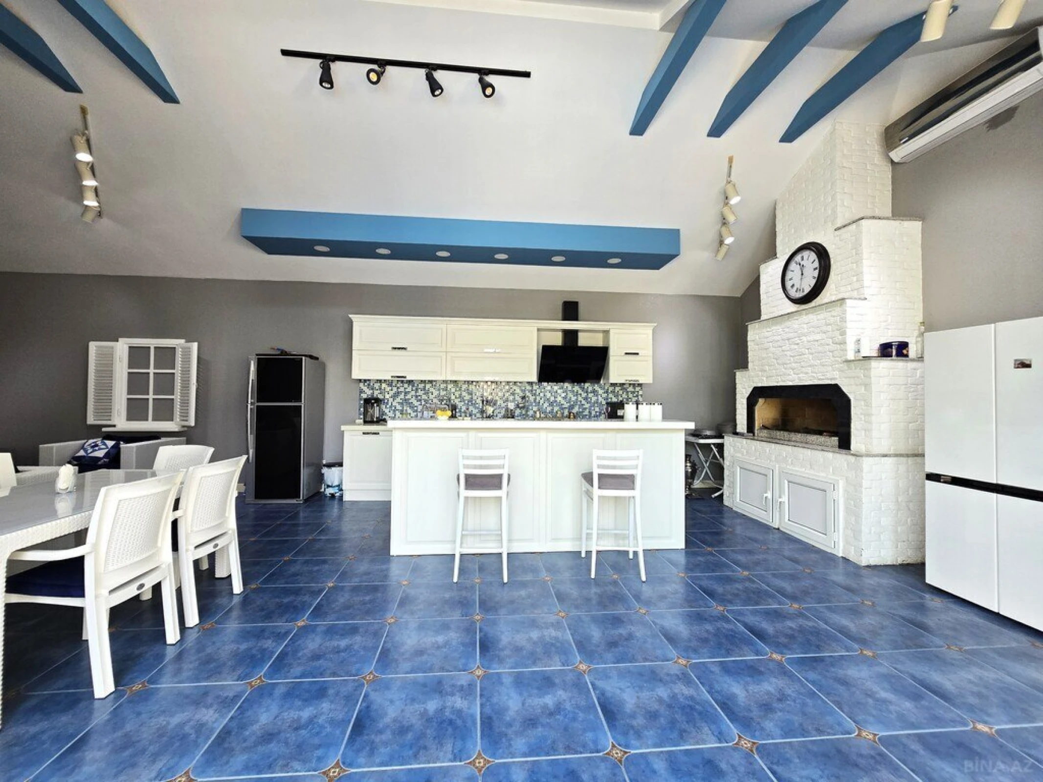 Satılır 5 otaqlı həyət evi 500 m²