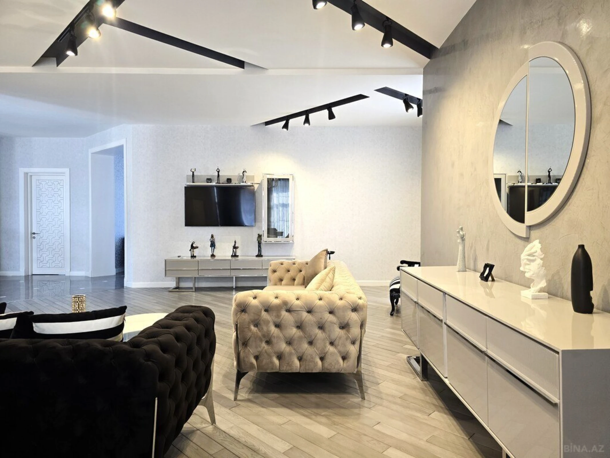 Satılır 5 otaqlı həyət evi 500 m²