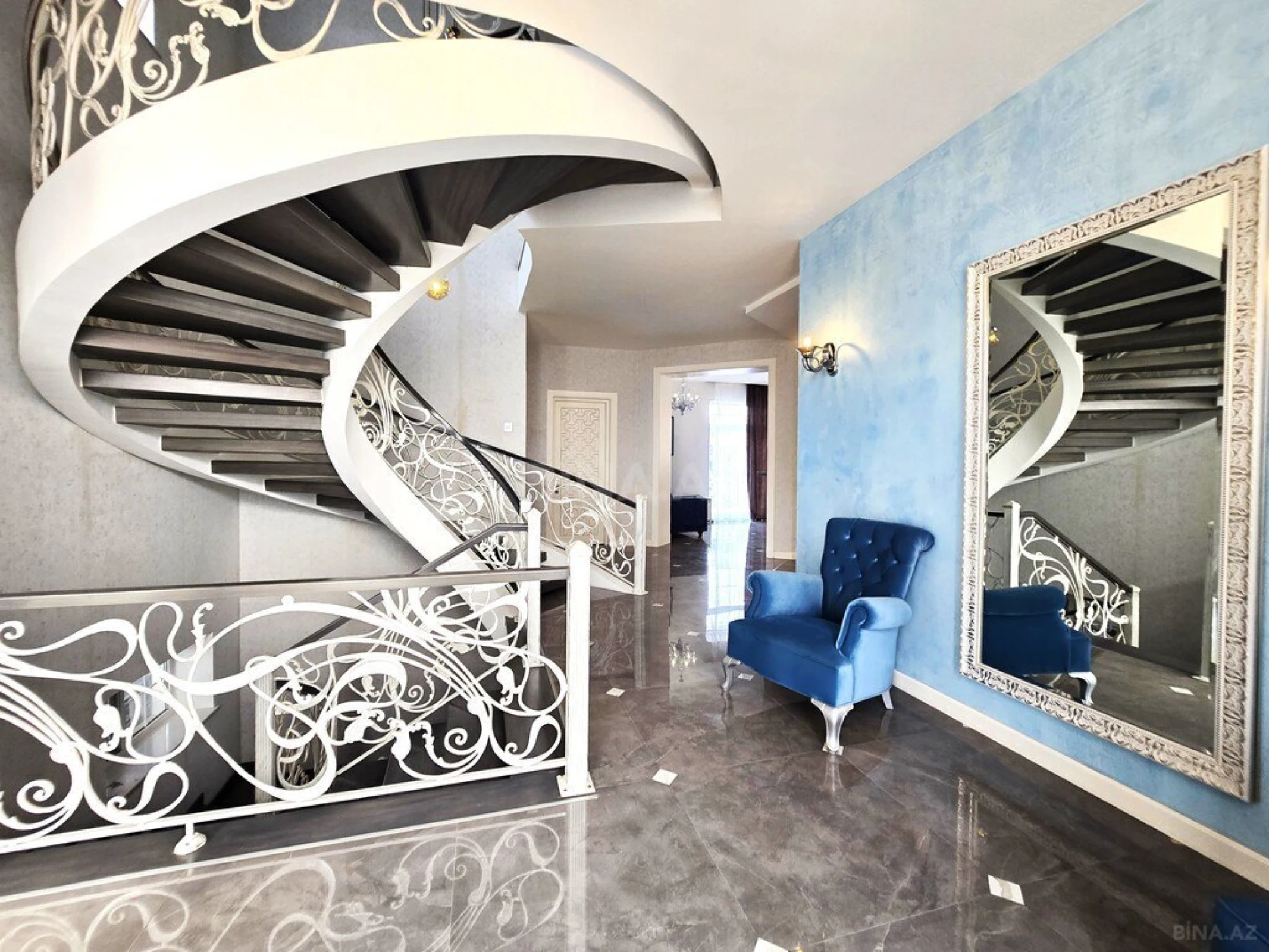 Satılır 5 otaqlı həyət evi 500 m²