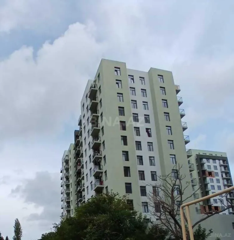 Satılır 3 otaqlı mənzil 122 m²