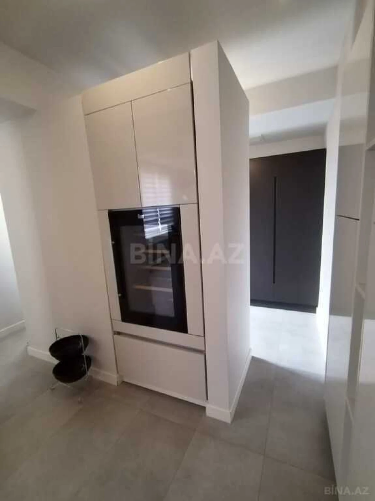 Kirayə verilir 6 otaqlı mənzil 318 m²
