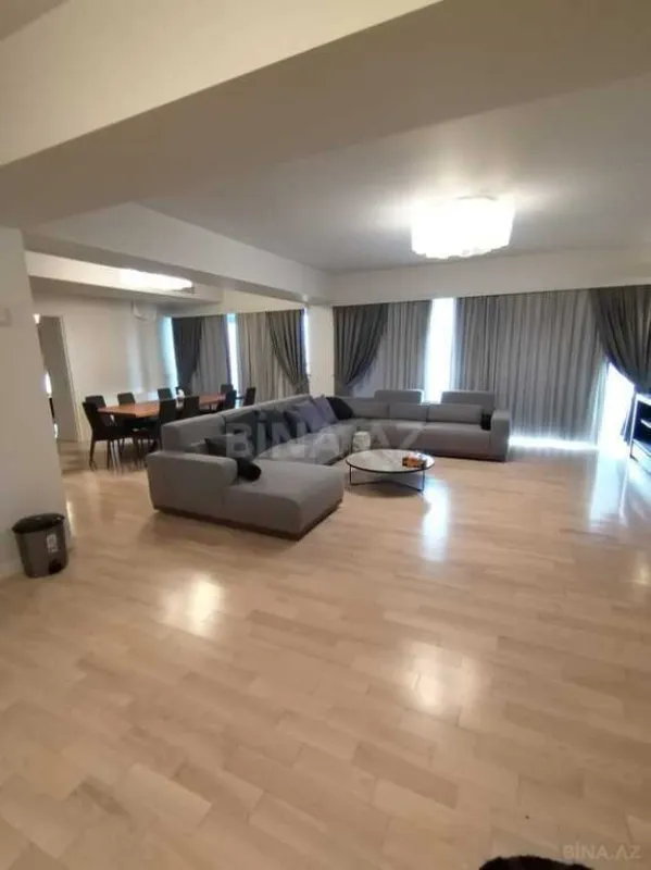 Kirayə verilir 6 otaqlı mənzil 318 m²