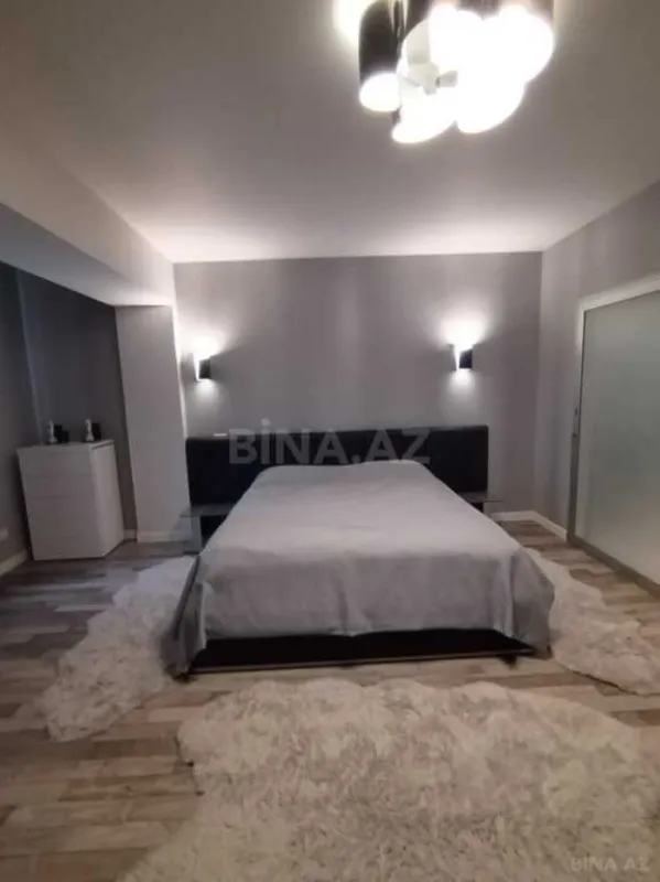 Kirayə verilir 6 otaqlı mənzil 318 m²