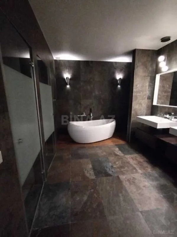 Kirayə verilir 6 otaqlı mənzil 318 m²
