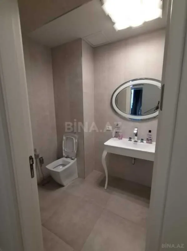 Kirayə verilir 6 otaqlı mənzil 318 m²