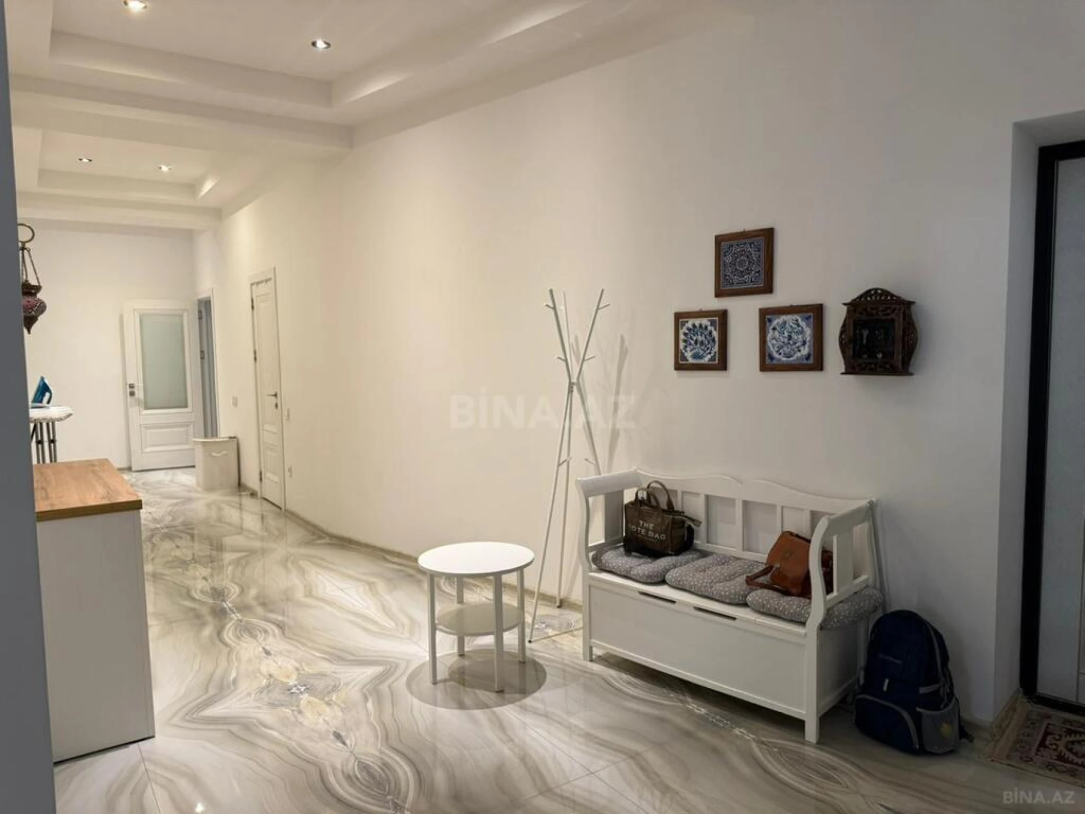 Kirayə verilir 4 otaqlı mənzil 142 m²