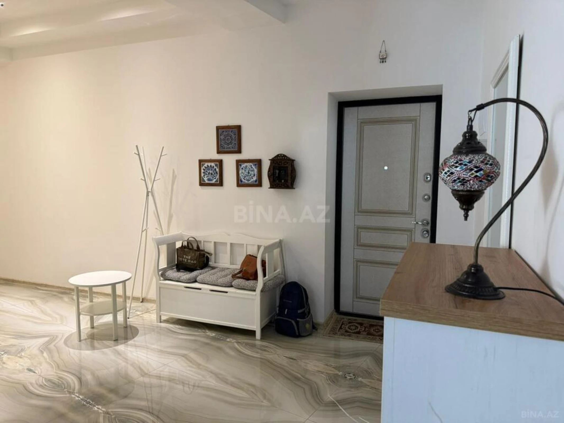 Kirayə verilir 4 otaqlı mənzil 142 m²