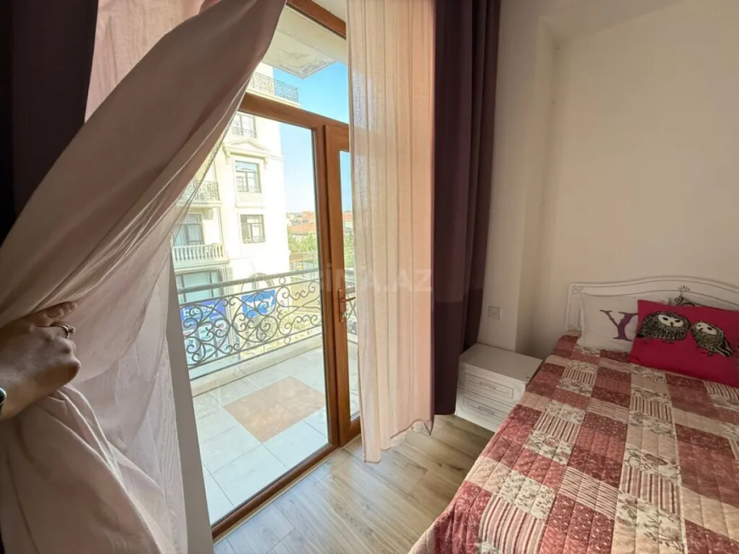 Kirayə verilir 4 otaqlı mənzil 142 m²