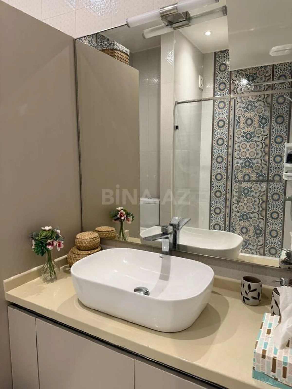 Kirayə verilir 4 otaqlı mənzil 142 m²