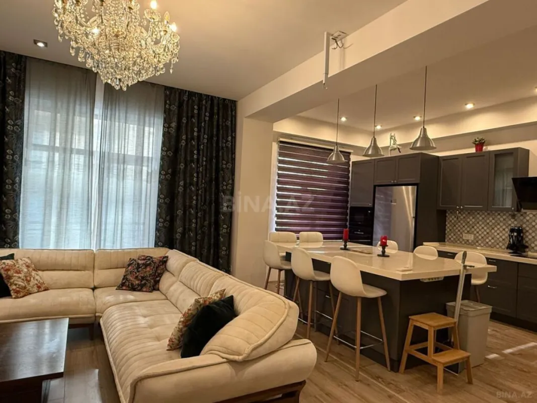 Kirayə verilir 4 otaqlı mənzil 142 m²