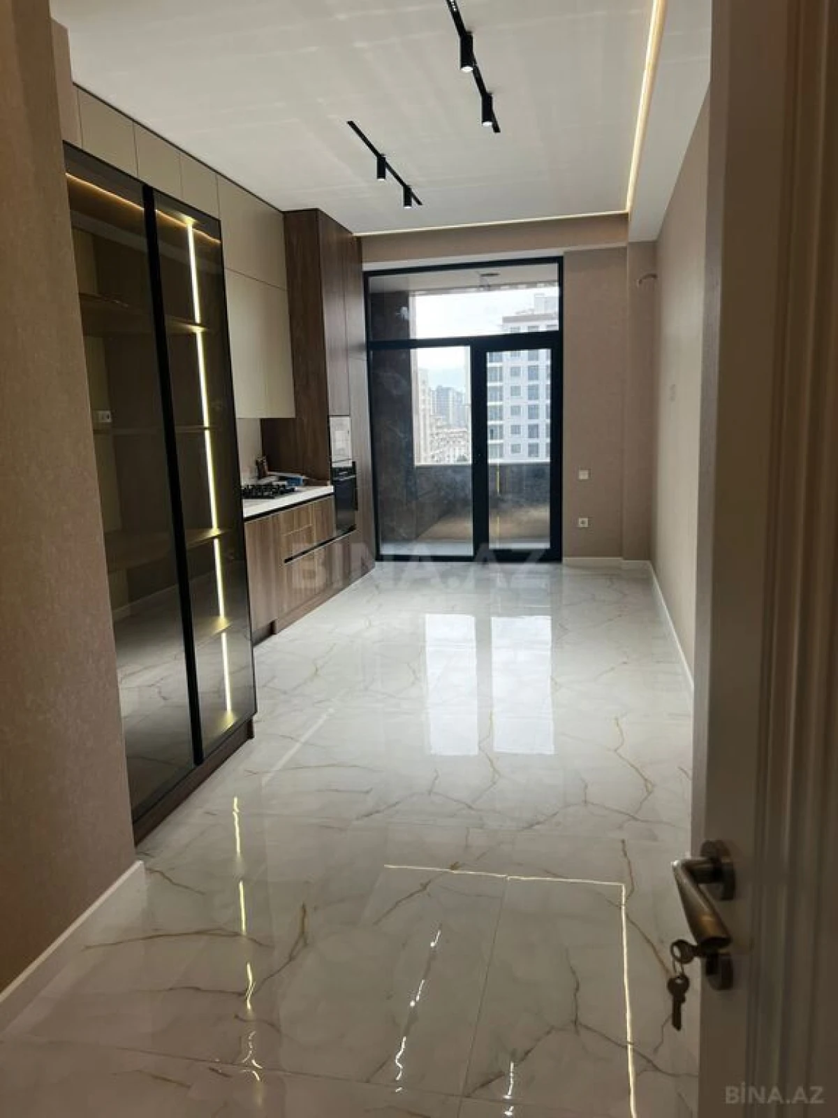 Satılır 2 otaqlı mənzil 87 m²