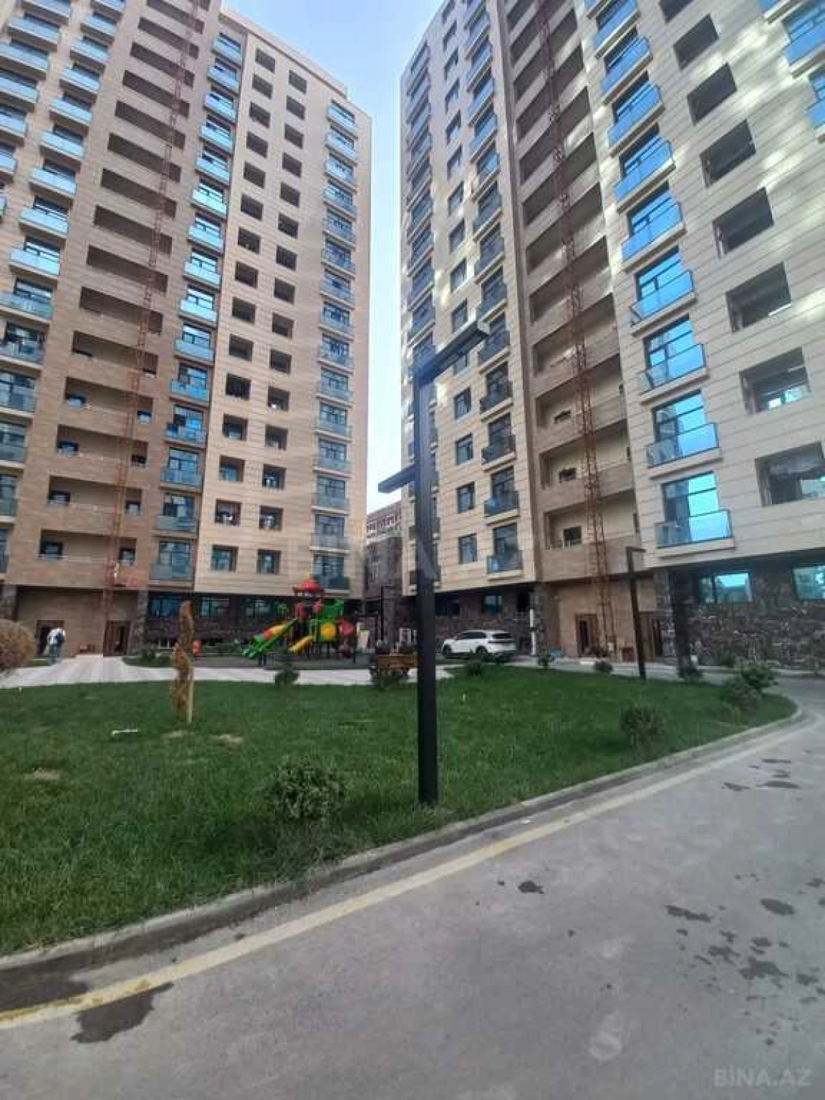 Satılır 2 otaqlı mənzil 87 m²