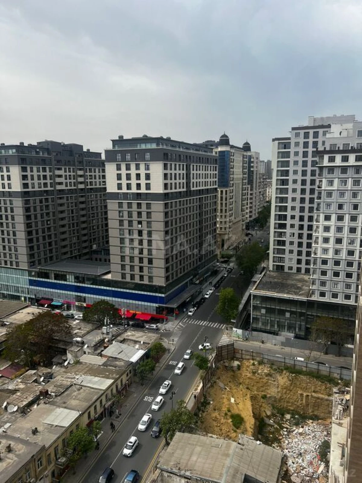 Satılır 2 otaqlı mənzil 87 m²