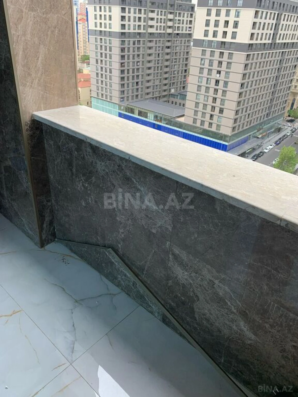 Satılır 2 otaqlı mənzil 87 m²