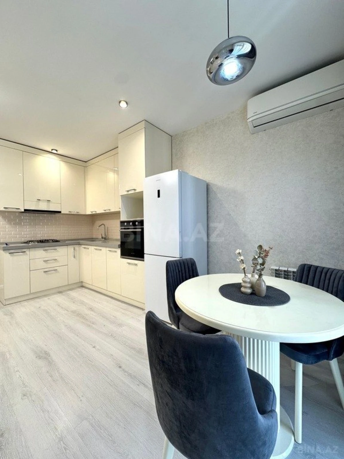 Satılır 2 otaqlı mənzil 60 m²