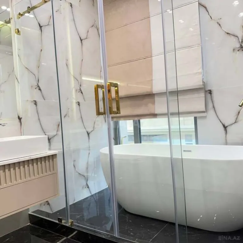 Kirayə verilir 4 otaqlı mənzil 150 m²