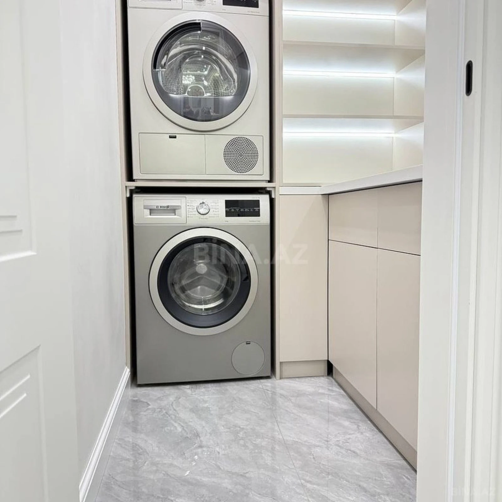 Kirayə verilir 4 otaqlı mənzil 150 m²