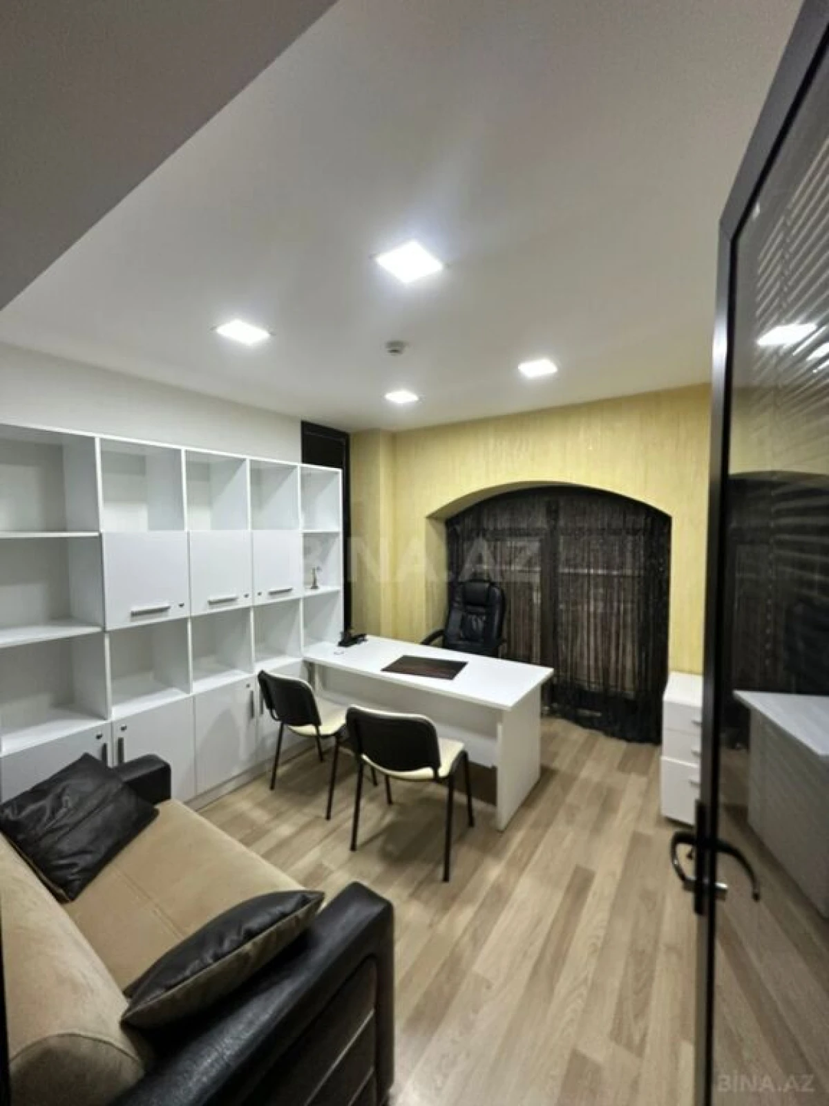 Satılır obyekt 400 m²