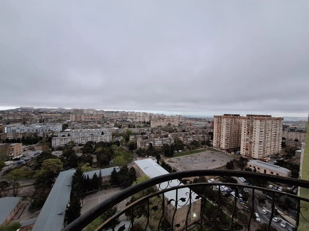 Satılır 2 otaqlı mənzil 67 m²