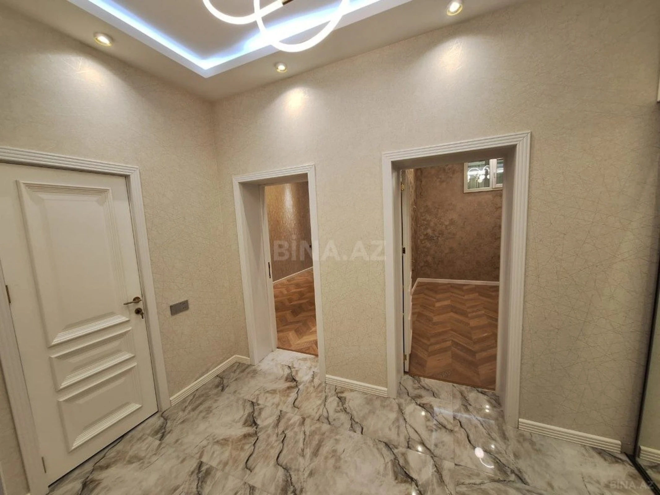 Satılır 2 otaqlı mənzil 67 m²