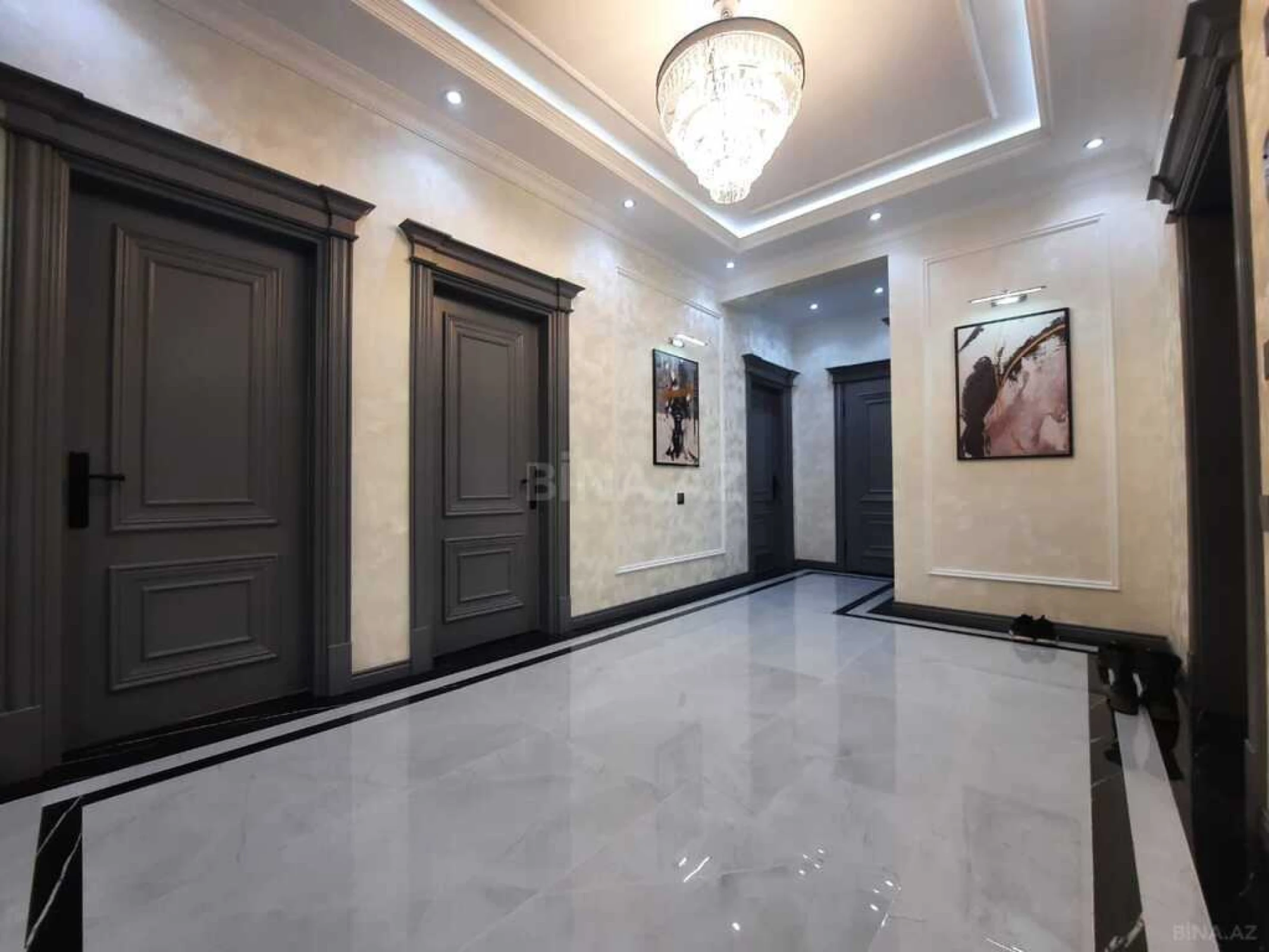 Satılır 3 otaqlı mənzil 153 m²