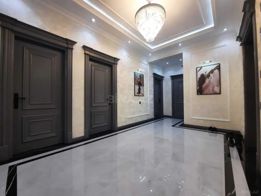 Satılır 3 otaqlı mənzil 153 m²