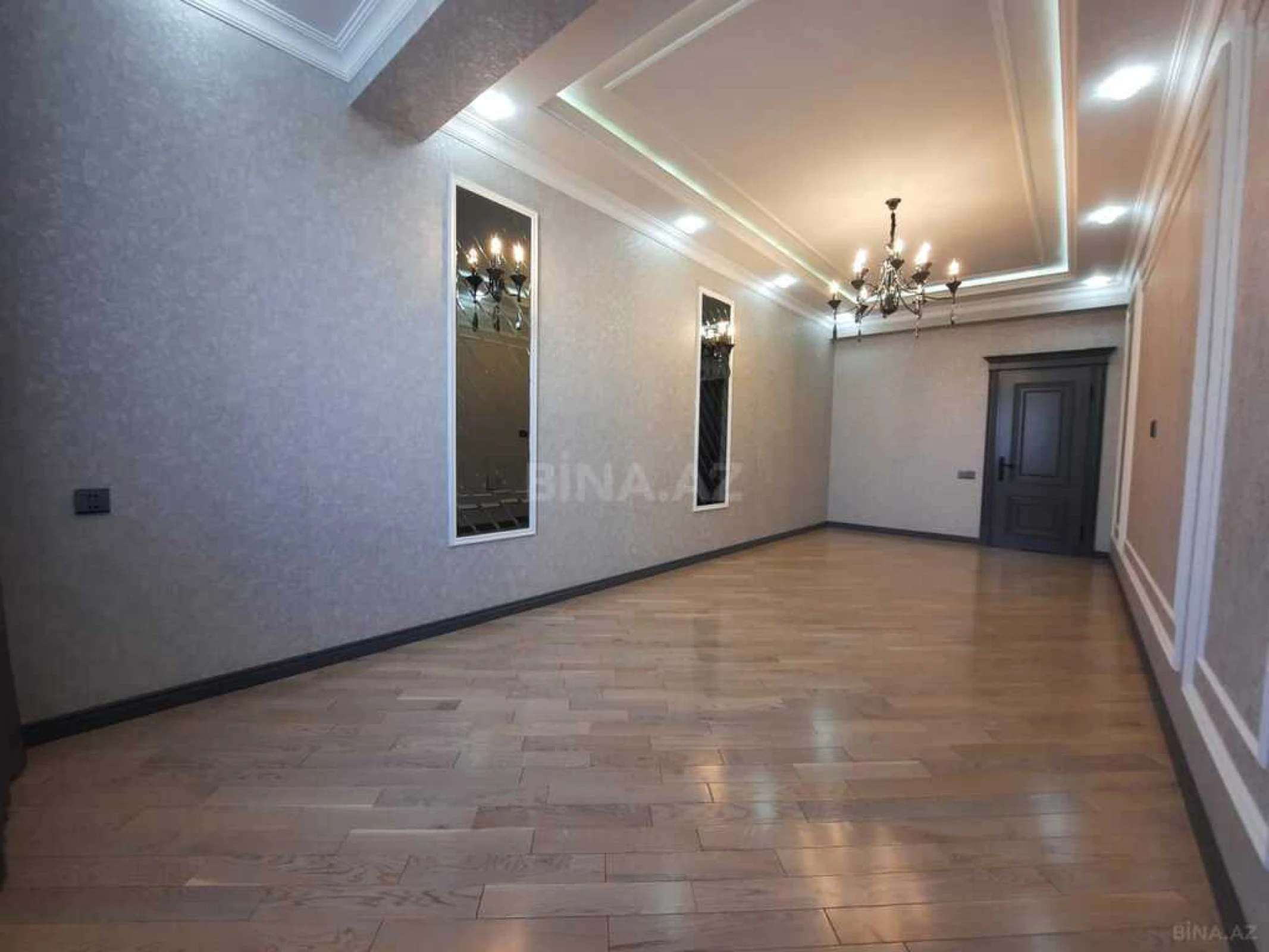 Satılır 3 otaqlı mənzil 153 m²