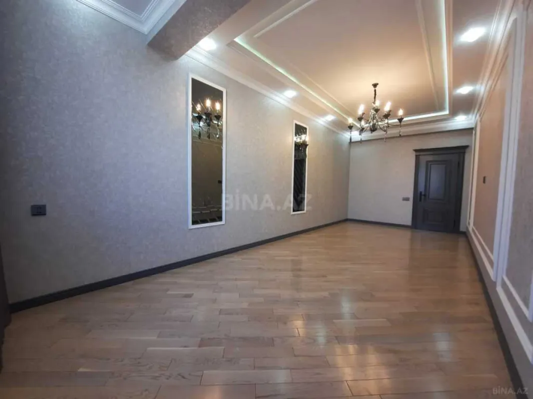 Satılır 3 otaqlı mənzil 153 m²