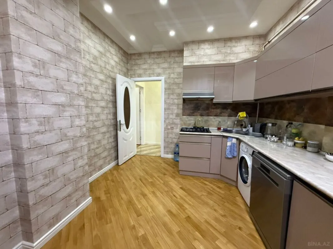 Satılır 3 otaqlı mənzil 103 m²