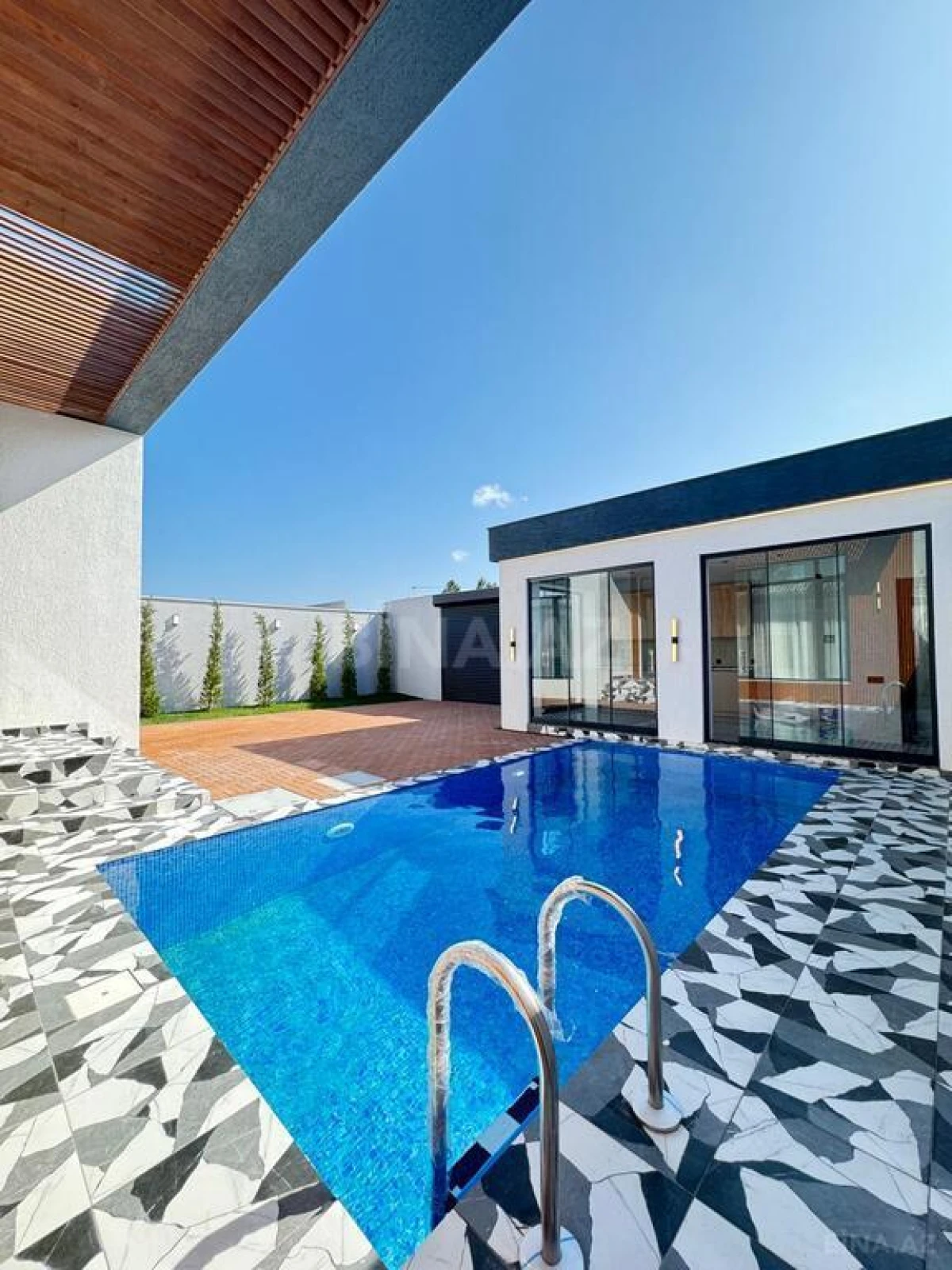 Satılır 4 otaqlı həyət evi 150 m²