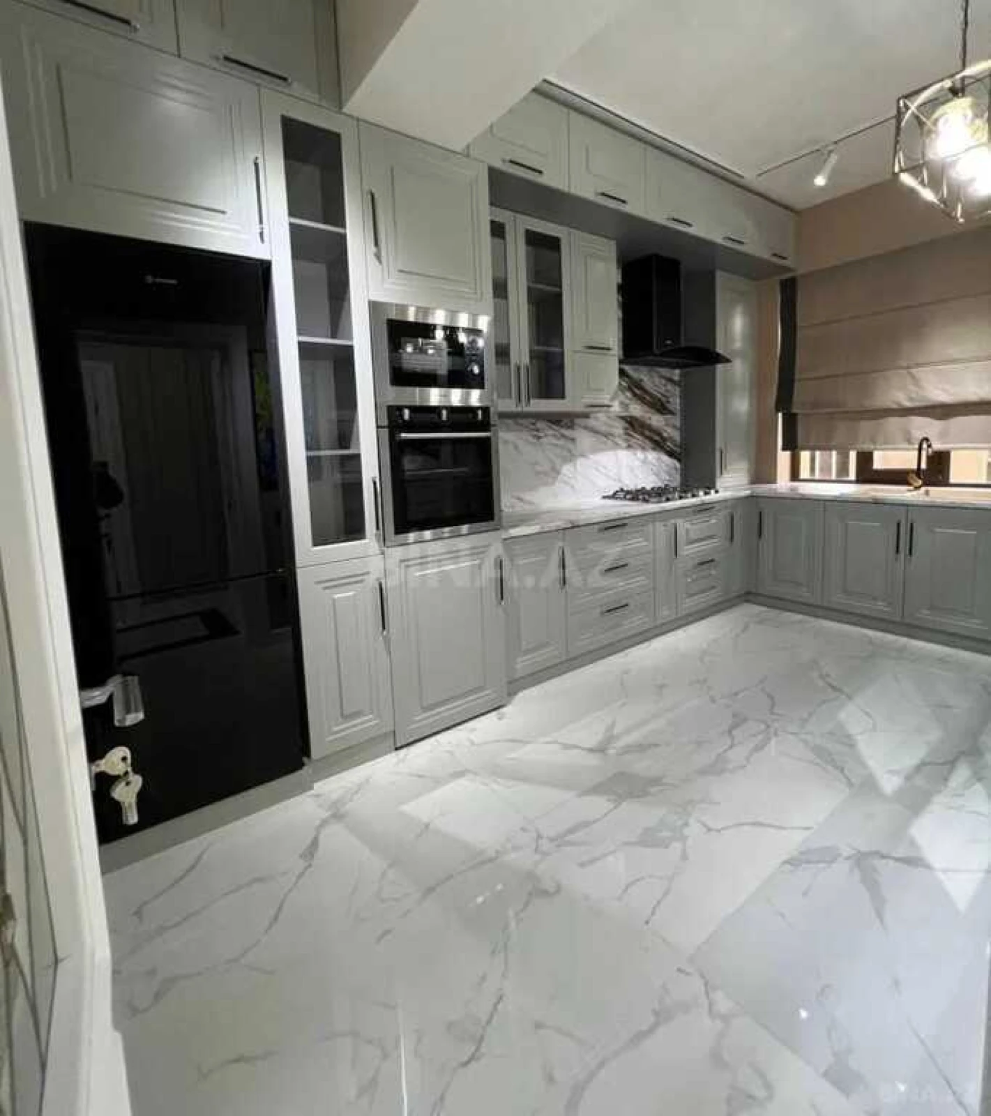 Satılır 2 otaqlı mənzil 78 m²