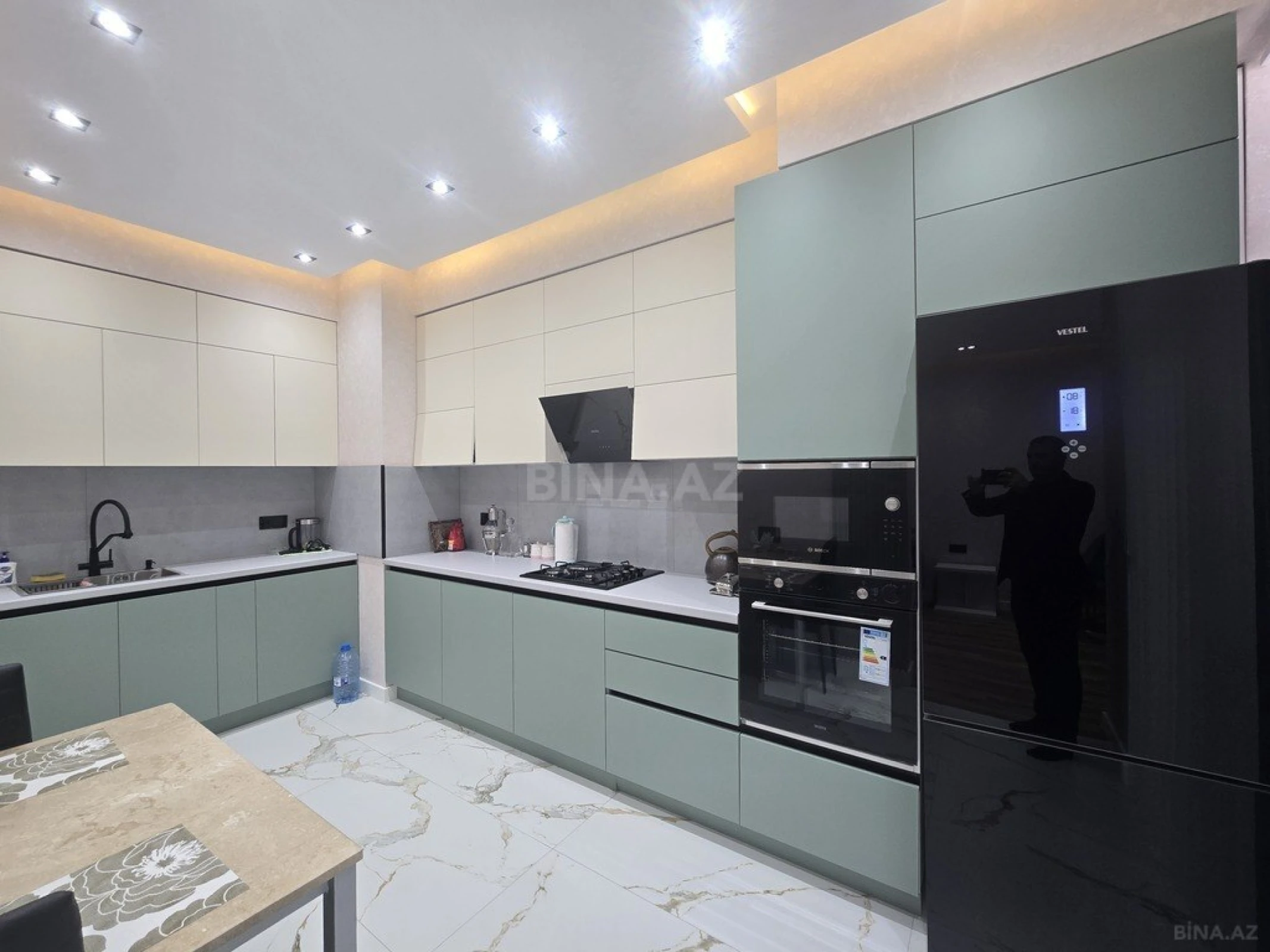 Satılır 2 otaqlı mənzil 84 m²