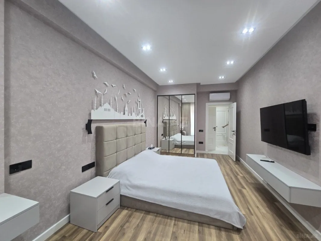 Satılır 2 otaqlı mənzil 84 m²